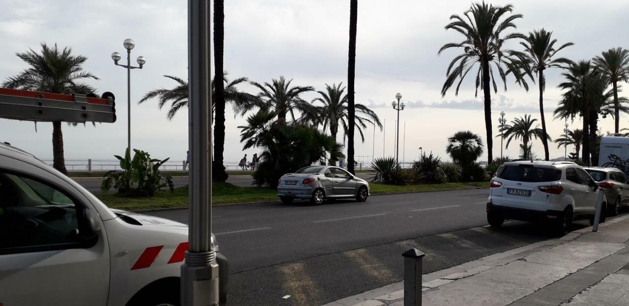 Promenade Des Anglais Petit Studio Au Calme Appartement *